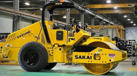 Компания Sakai представила свой первый виброуплотнитель SV414ND