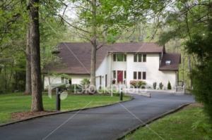 STAR ROAD-GUARDTM -  это специальное покрытие, предназначенное для  защиты и герметизации асфальта , который пришел в негодность за годы эксплуатации.