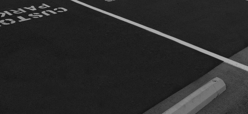 Подготовка к сезону: советы по нанесению защитного покрытия на асфальт для компаний