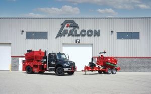 Новейший асфальтоукладчик Falcon помогает своим клиентам добиваться успеха