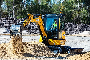 Как получить максимум от мини-экскаватора: руководство покупателя 2024